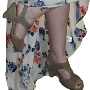 Clarks Artisan Leather Heels Pumps Sandals Open Toe SHOES Women's Size 6½ WOMANS